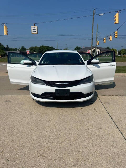 2016 Chrysler 200 for sale at River Rides Auto Sale in Riverview, MI