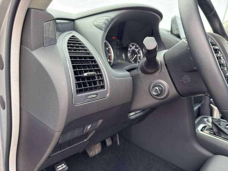 2024 Nissan Armada SV