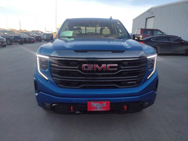 Used 2022 GMC Sierra 1500 AT4 with VIN 3GTUUEET7NG626671 for sale in Chamberlain, SD