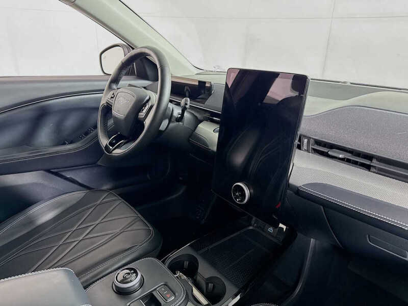 2022 Ford Mustang Mach-E Select