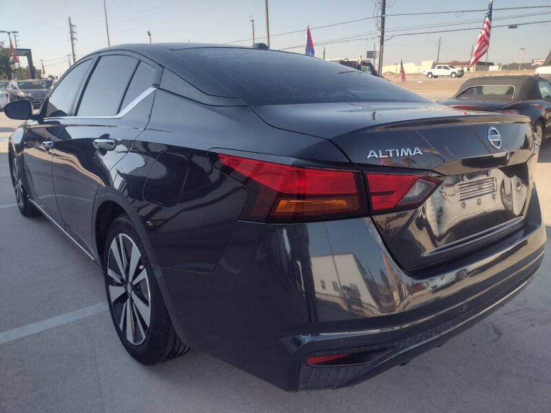 2021 Nissan Altima 2.5 SV