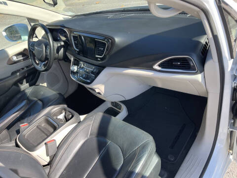 2017 Chrysler Pacifica Touring Plus