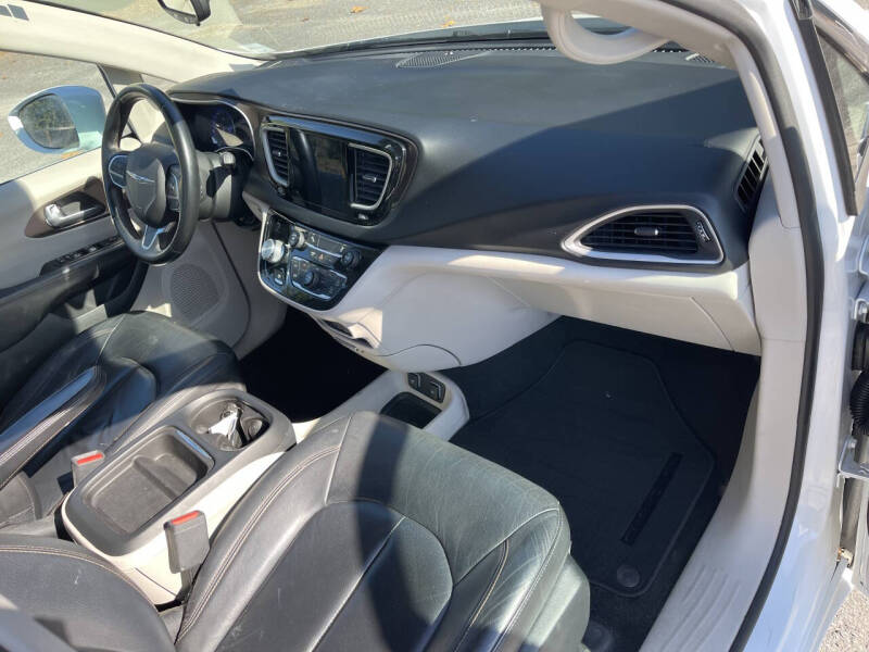 2017 Chrysler Pacifica Touring Plus