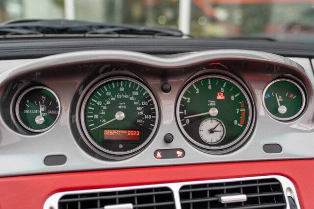 2001 BMW Z8 24
