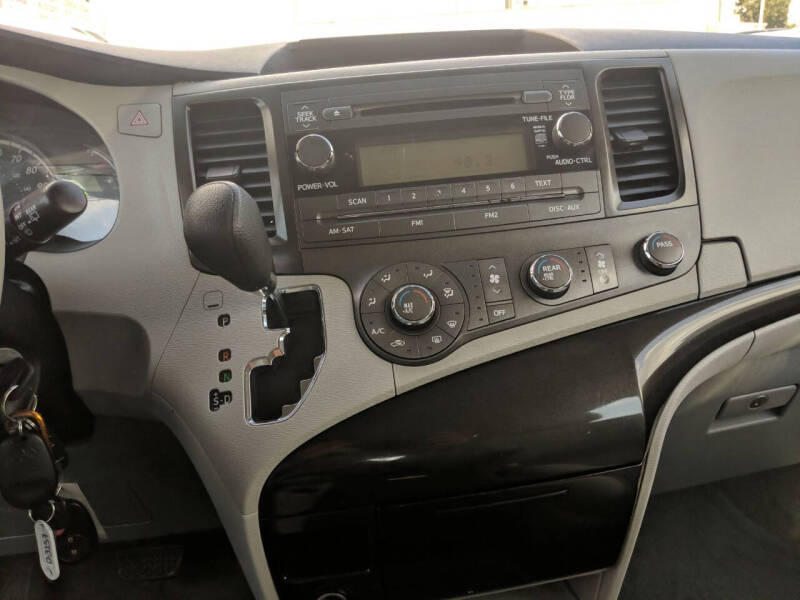 2014 Toyota Sienna L 7-Passenger