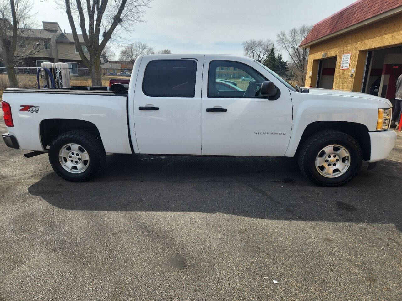 2011 Chevrolet Silverado 1500 for sale at Xtra Mile Auto Sales LLC in Cambridge, MN