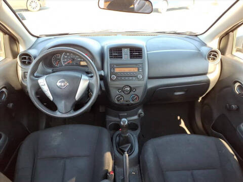 2017 Nissan Versa 1.6 S