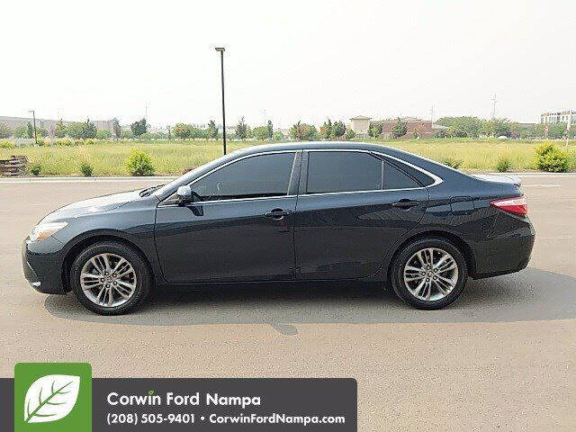 2017 Toyota Camry SE