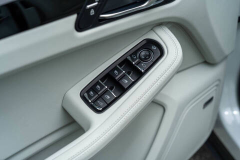 2025 Porsche Macan S