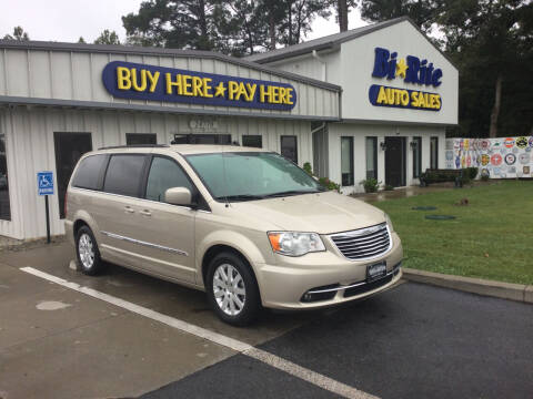 2016 Chrysler Town and Country for sale at Bi Rite Auto Sales in Seaford DE