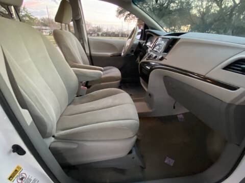 2014 Toyota Sienna L 7-Passenger