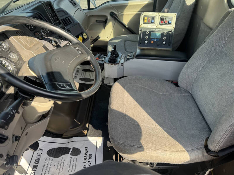 2005 Sterling LT 9500