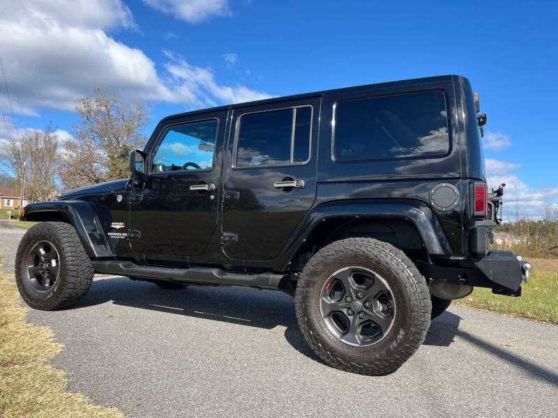 2012 Jeep Wrangler Unlimited Sahara photo 4