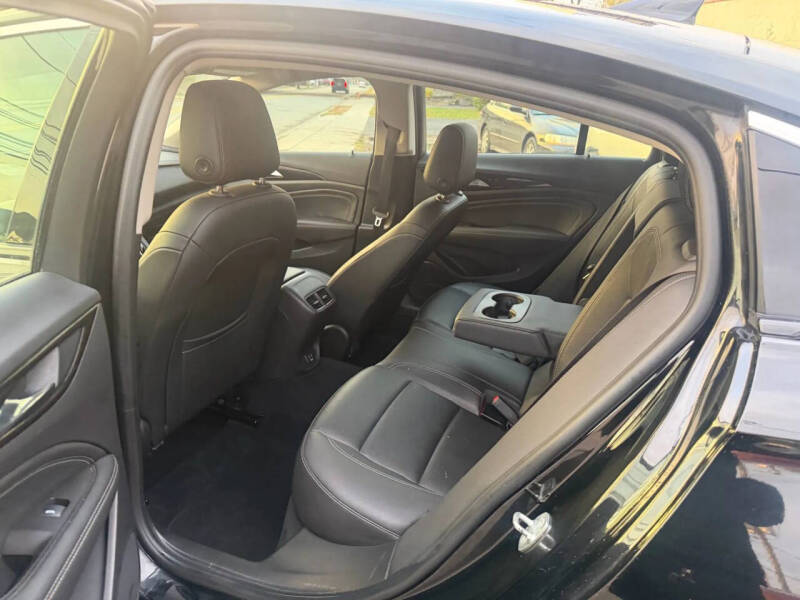 2018 Buick Regal Sportback Essence