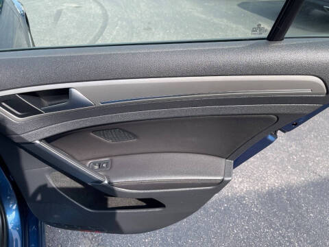 2015 Volkswagen Golf TSI SE