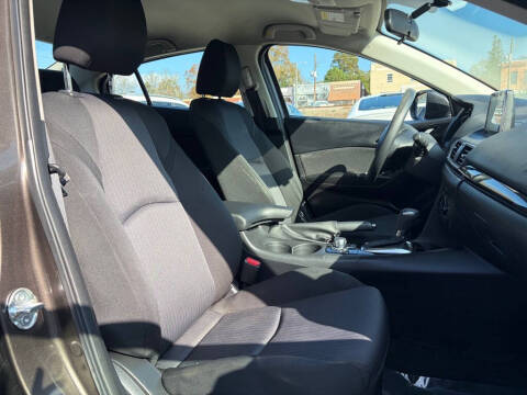 2016 Mazda MAZDA3 i Sport