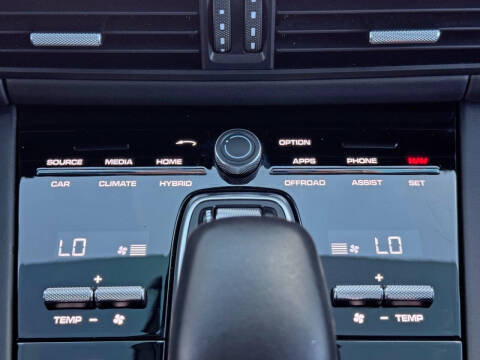 2021 Porsche Cayenne Turbo S E-Hybrid Coupe