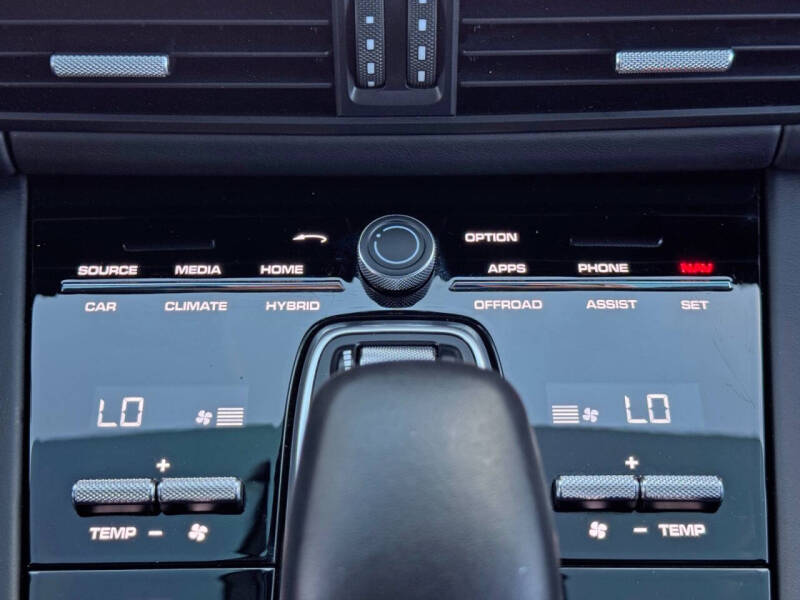 2021 Porsche Cayenne Turbo S E-Hybrid Coupe