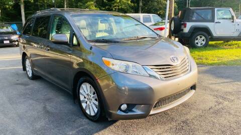 2013 Toyota Sienna for sale at MBL Auto & TRUCKS in Woodford VA