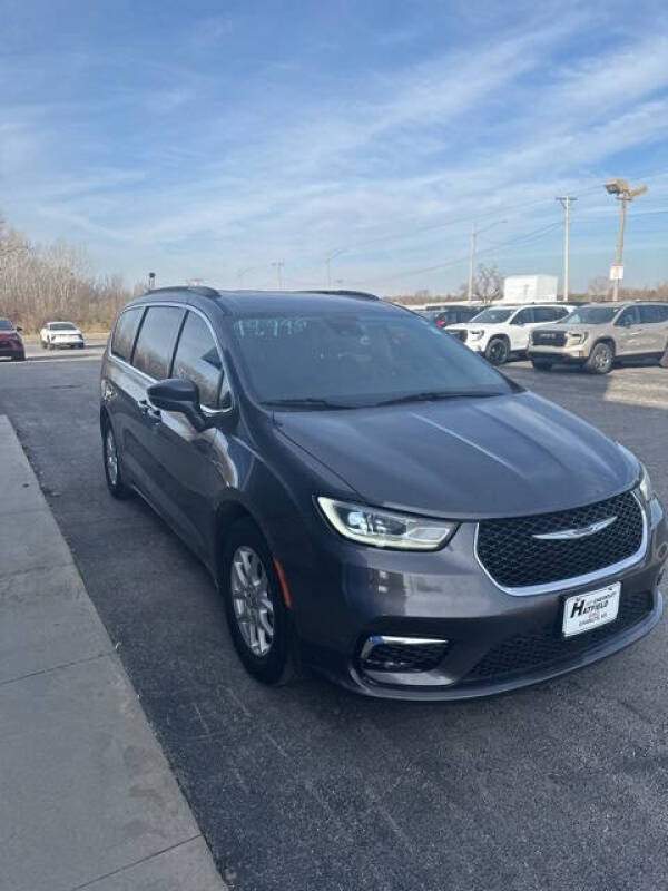 2022 Chrysler Pacifica Touring L