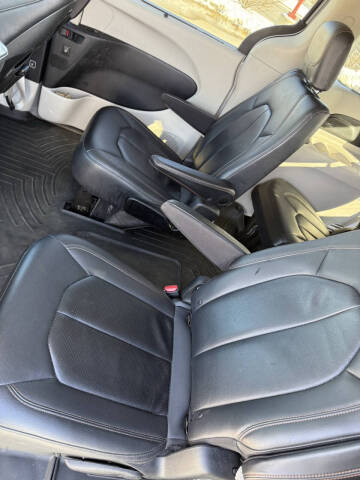 2017 Chrysler Pacifica Touring-L Plus