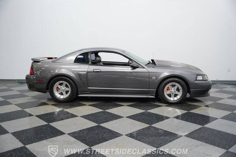 2004 Ford Mustang GT Deluxe