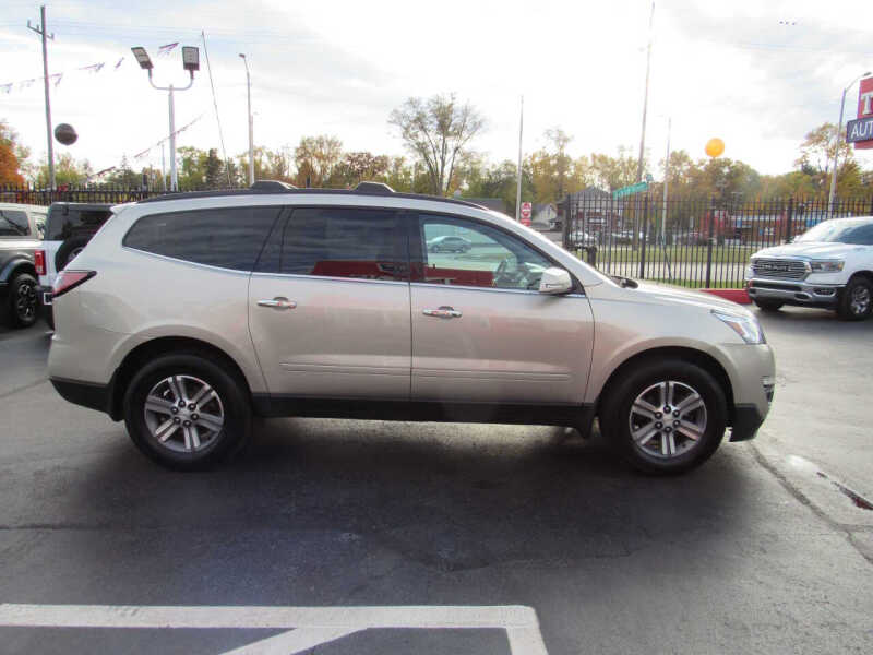 2017 Chevrolet Traverse LT