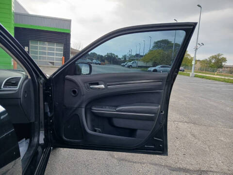 2017 Chrysler 300 Limited