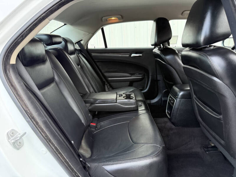 2016 Chrysler 300 Limited