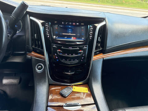 2017 Cadillac Escalade ESV Luxury