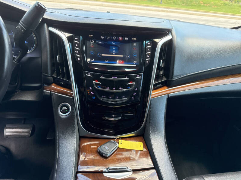 2017 Cadillac Escalade ESV Luxury