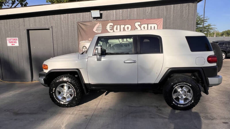 Used 2010 Toyota FJ Cruiser Base with VIN JTEBU4BF4AK086193 for sale in Kansas City