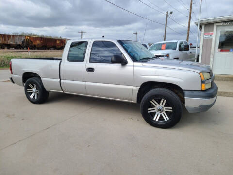 2004 Chevrolet Silverado 1500 for sale at J & J Auto Sales in Sioux City IA