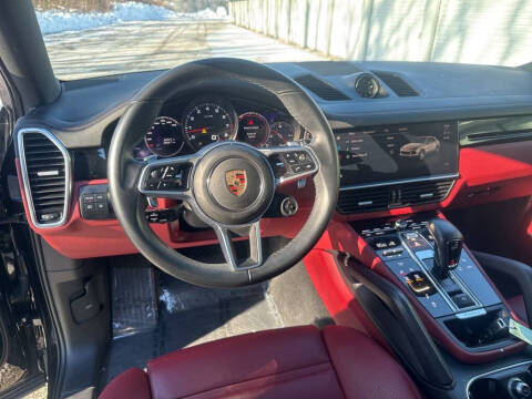 2023 Porsche Cayenne Coupe Platinum Edition