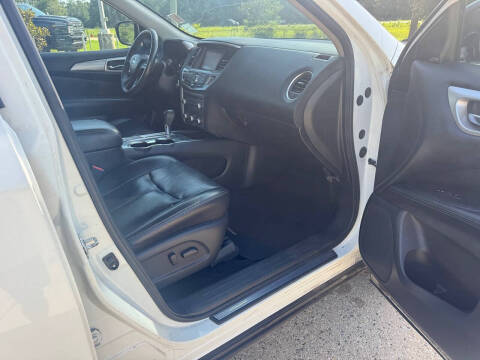 2017 Nissan Pathfinder SL