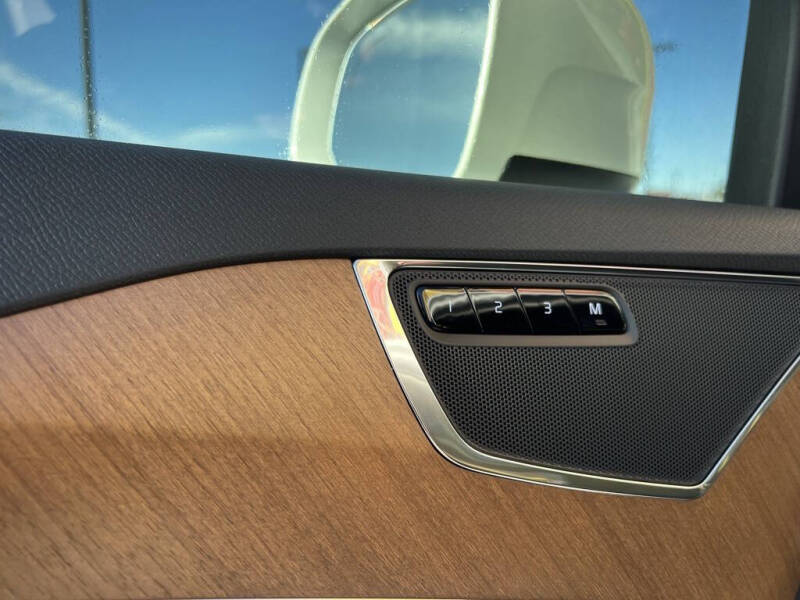 2024 Volvo XC90 B6 Plus Bright Theme 6P