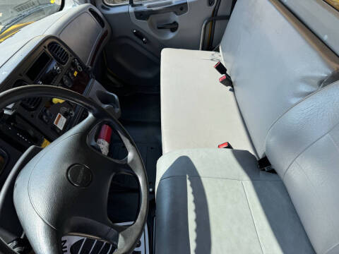 2019 Freightliner M2 106