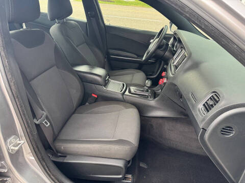 2016 Dodge Charger SE