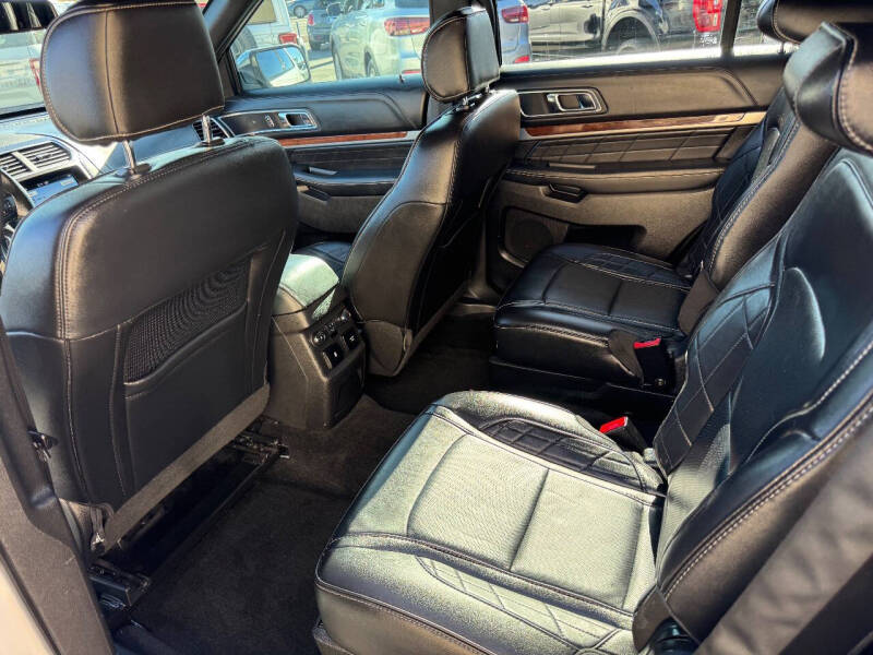 2017 Ford Explorer Platinum