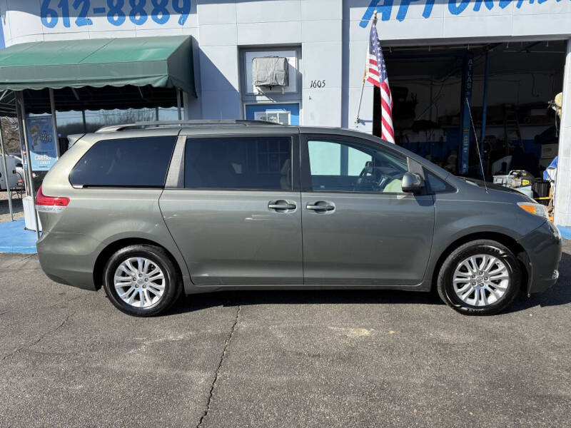 2012 Toyota Sienna XLE 8-Passenger