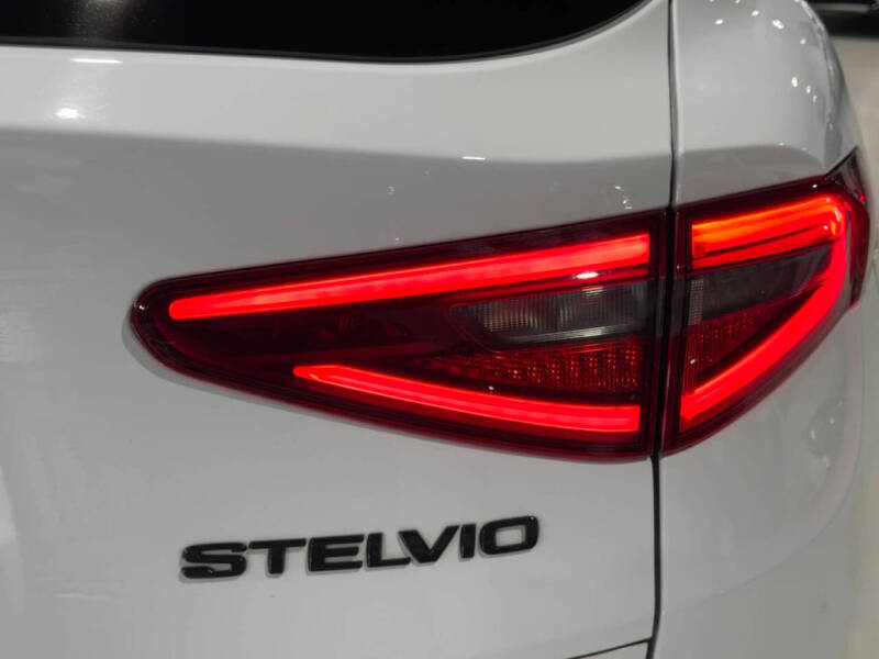 2020 Alfa Romeo Stelvio Sport