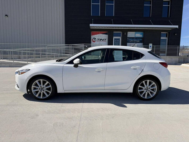 2017 Mazda MAZDA3 Touring