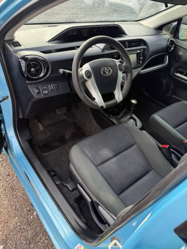 2016 Toyota Prius c Three