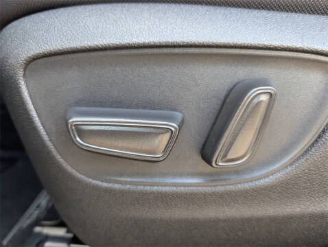 2020 Toyota Highlander LE