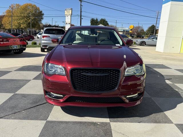 2023 Chrysler 300 Touring L
