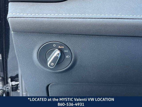 2025 Volkswagen Taos SE Black 4Motion