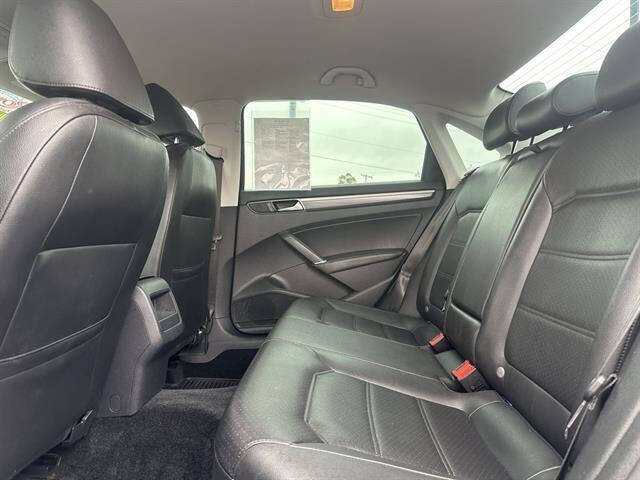 2017 Volkswagen Passat 1.8T R-Line