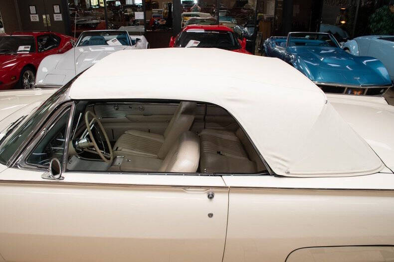 1962 Ford Thunderbird