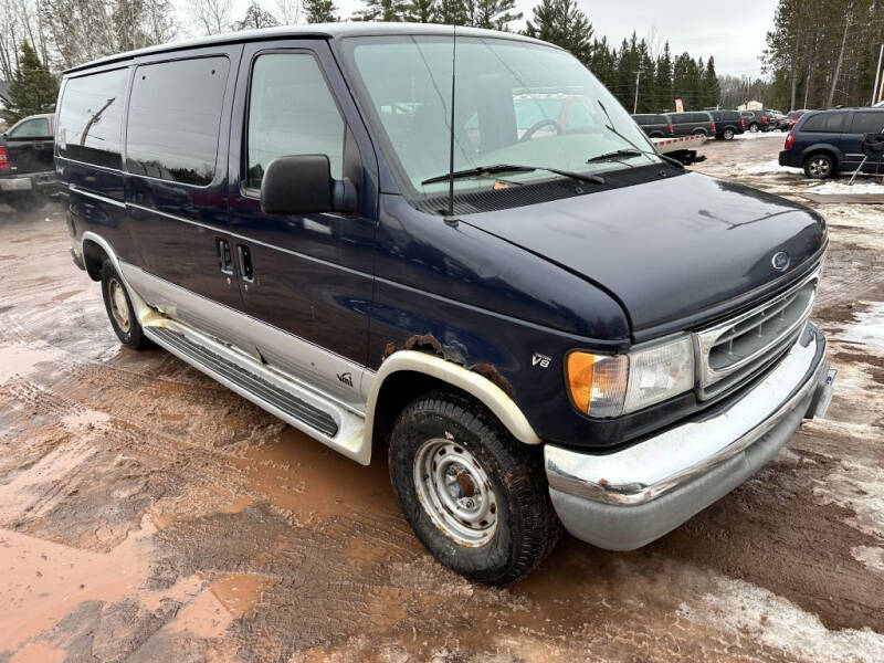 2001 Ford Econoline Wagon null photo 2