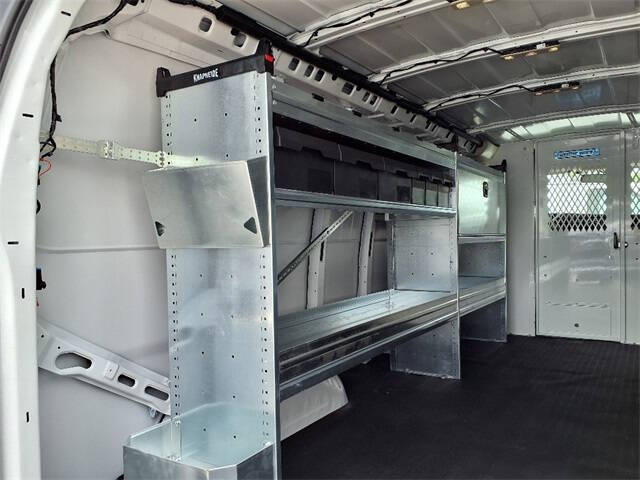 2025 Chevrolet Express 3500